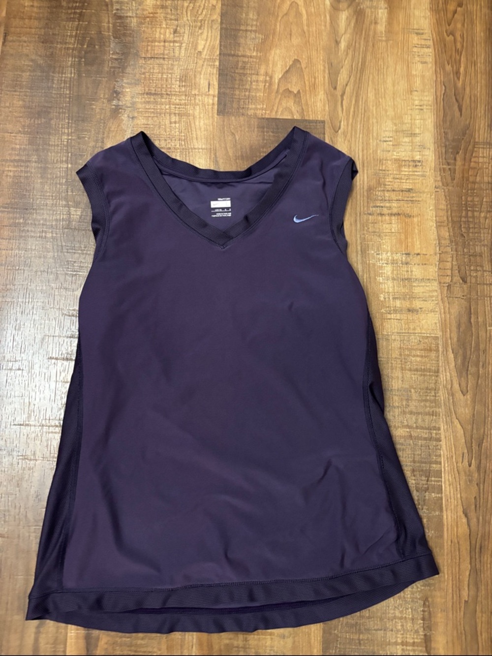 Nike Women’s Purple plum V-Neck Athletic Tank sleeveless shirt sz L running